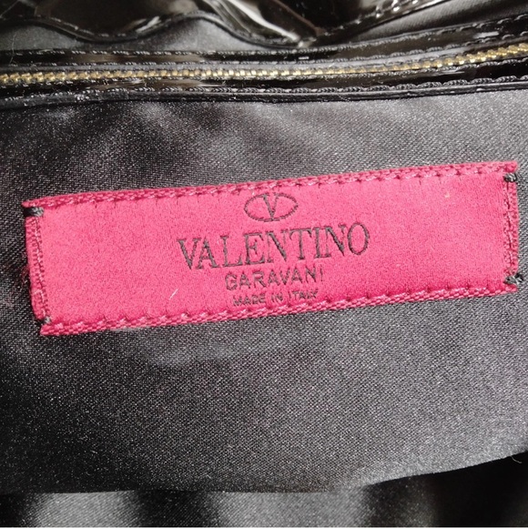 100% Auth. VALENTINO GARAVANI Flower bag. Like new! - Picture 6 of 11